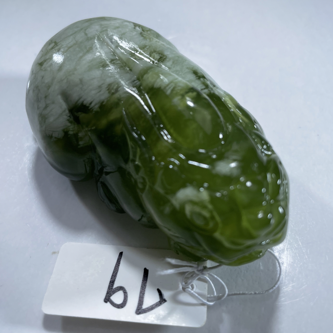 岫玉青提奶盖玉貔貅手把长7.9宽4厘米