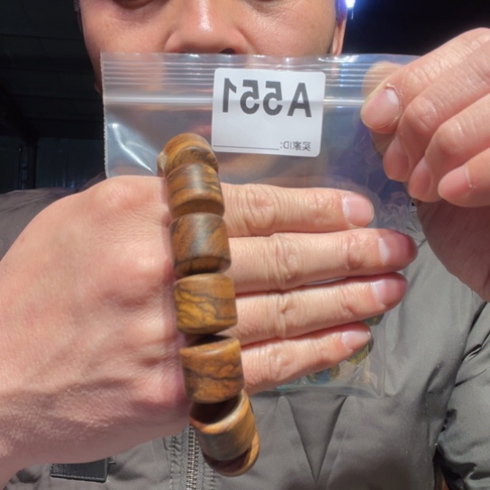 大叶紫檀（黑酸枝木类）岁**情551