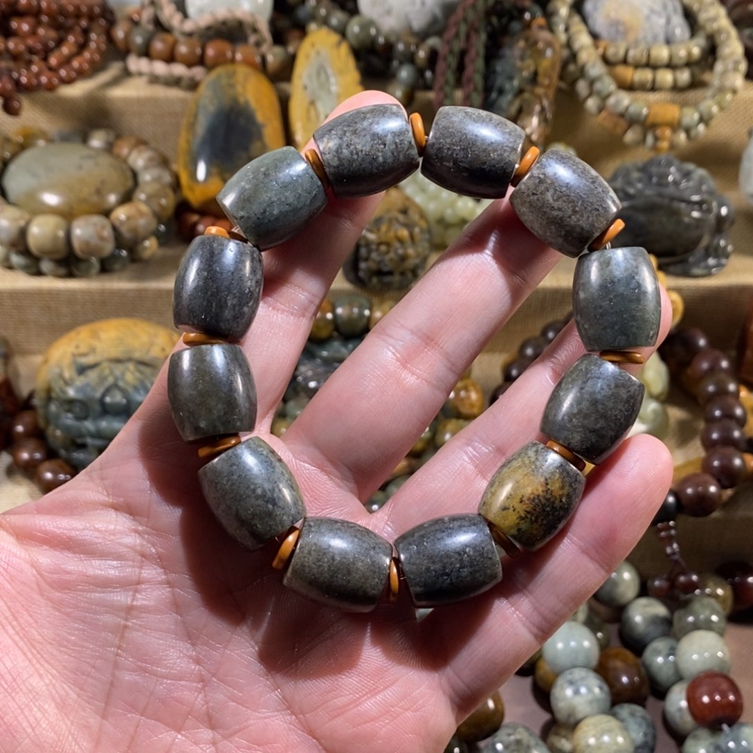 岫岩河磨玉（透闪石质玉）未镶嵌挂件