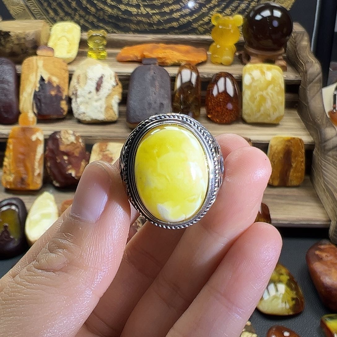 琥珀裸石未镶嵌琥珀