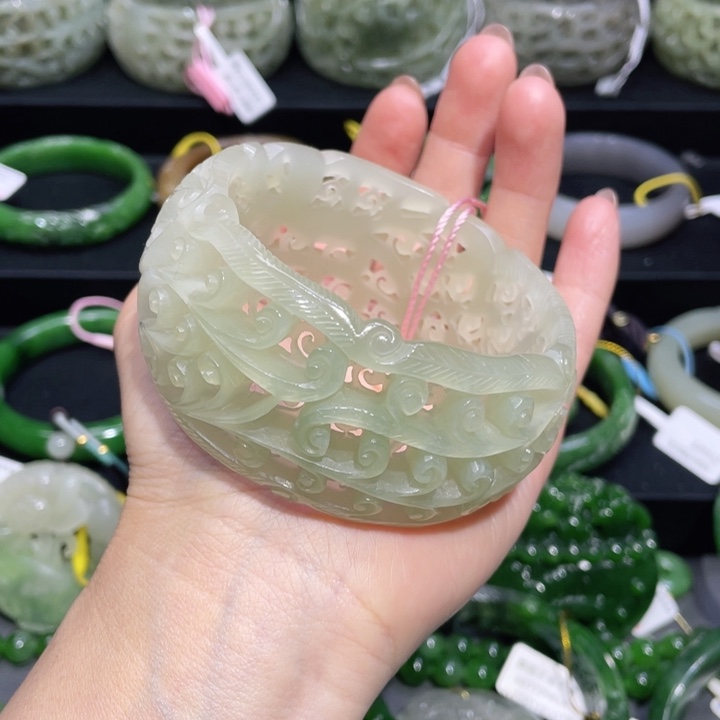 和田玉手镯62圈口 编号58未镶嵌