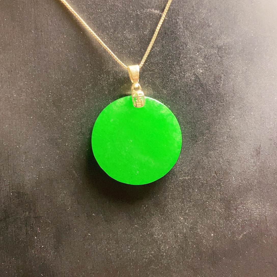 翡翠18K金镶嵌颈饰吊坠