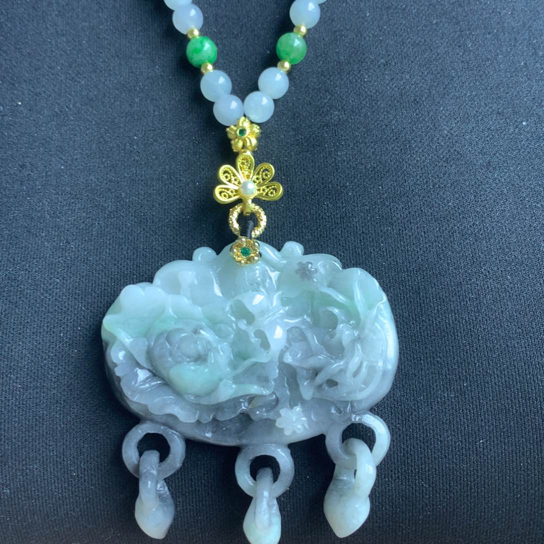 翡翠颈饰未镶嵌翡翠