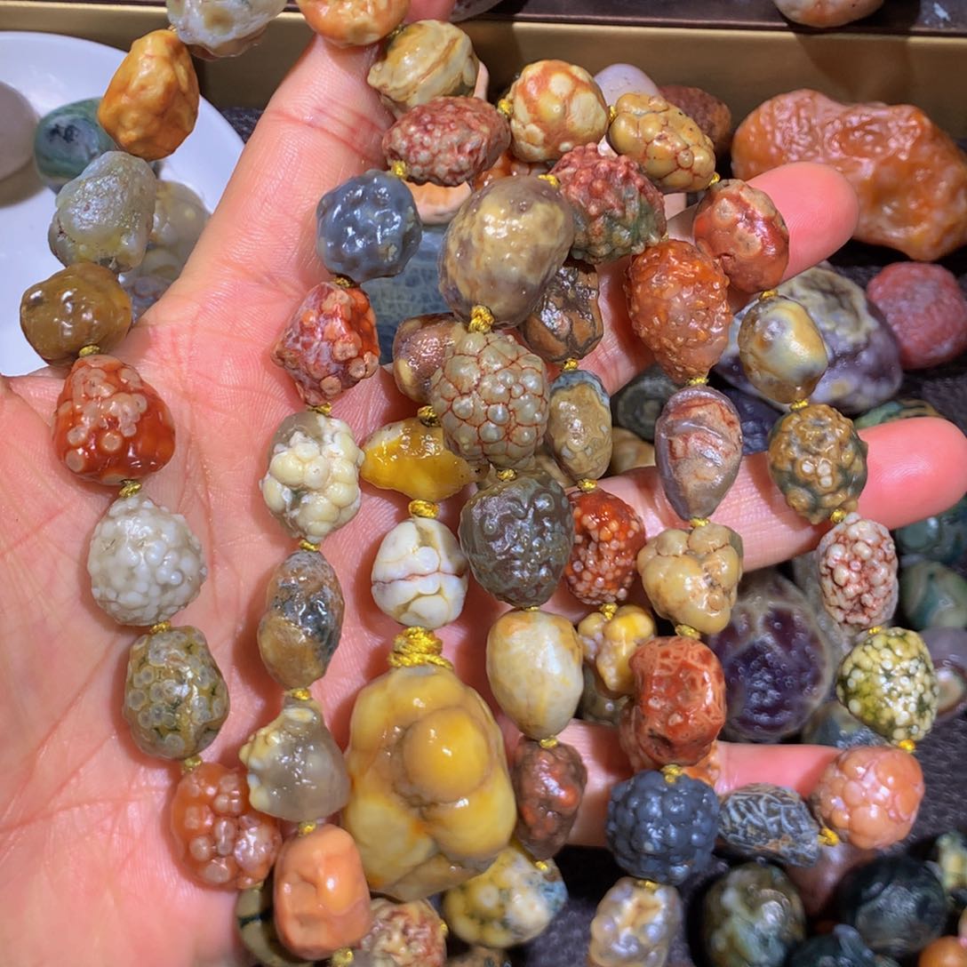 石材阿拉善大颗粒鱼籽项链