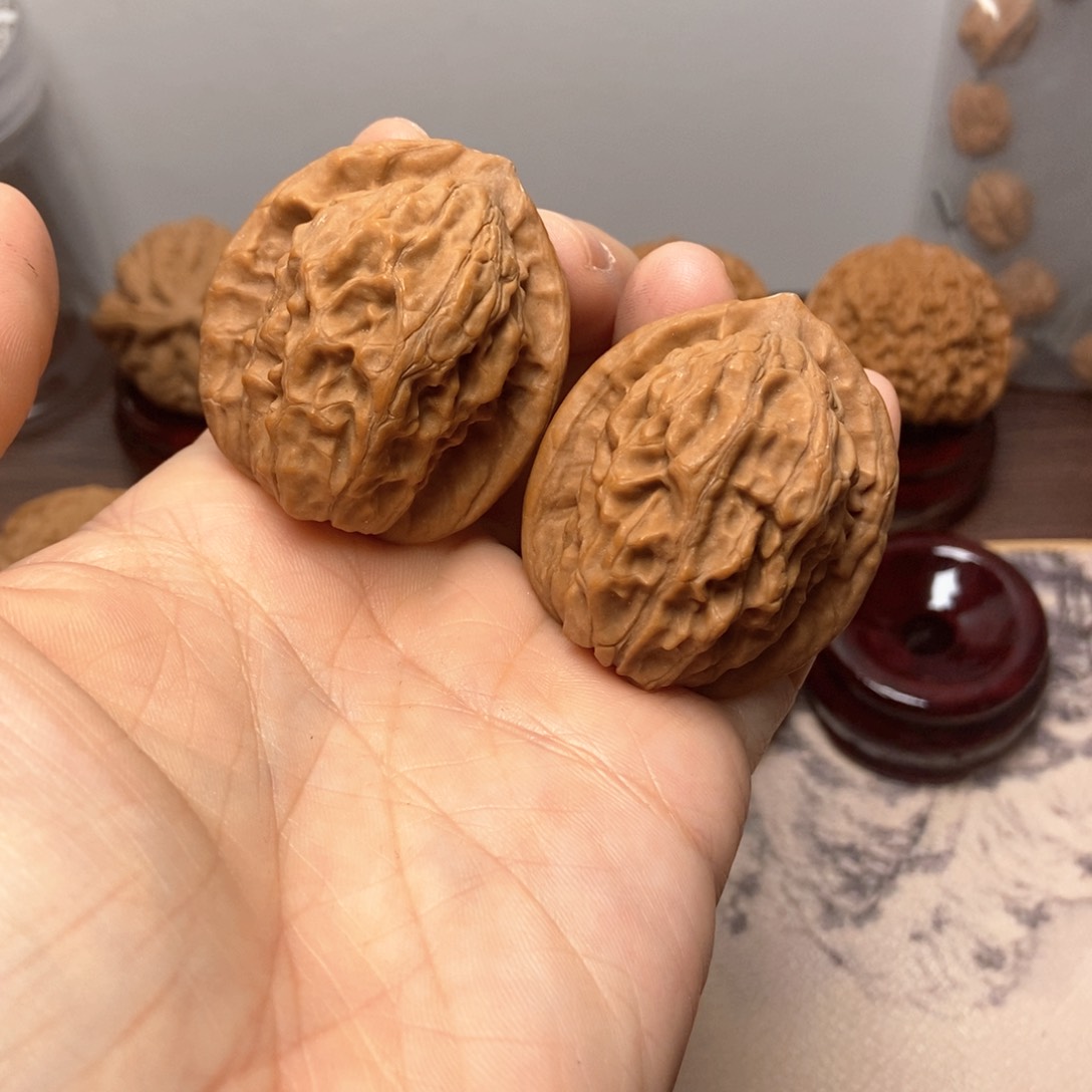 文玩核桃把件全品大红袍尺寸38