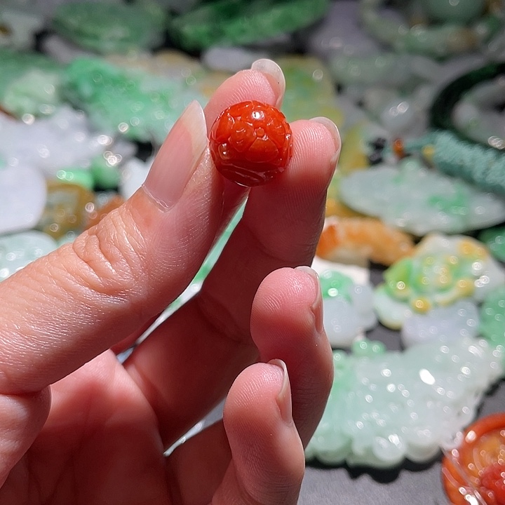 颈饰未镶嵌翡翠天