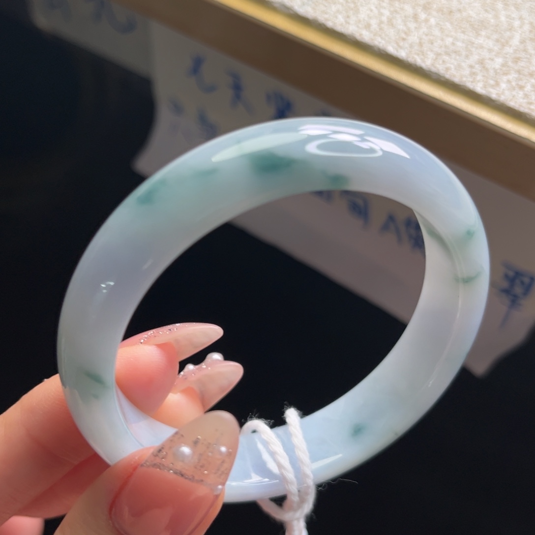 翡翠未镶嵌手镯手镯