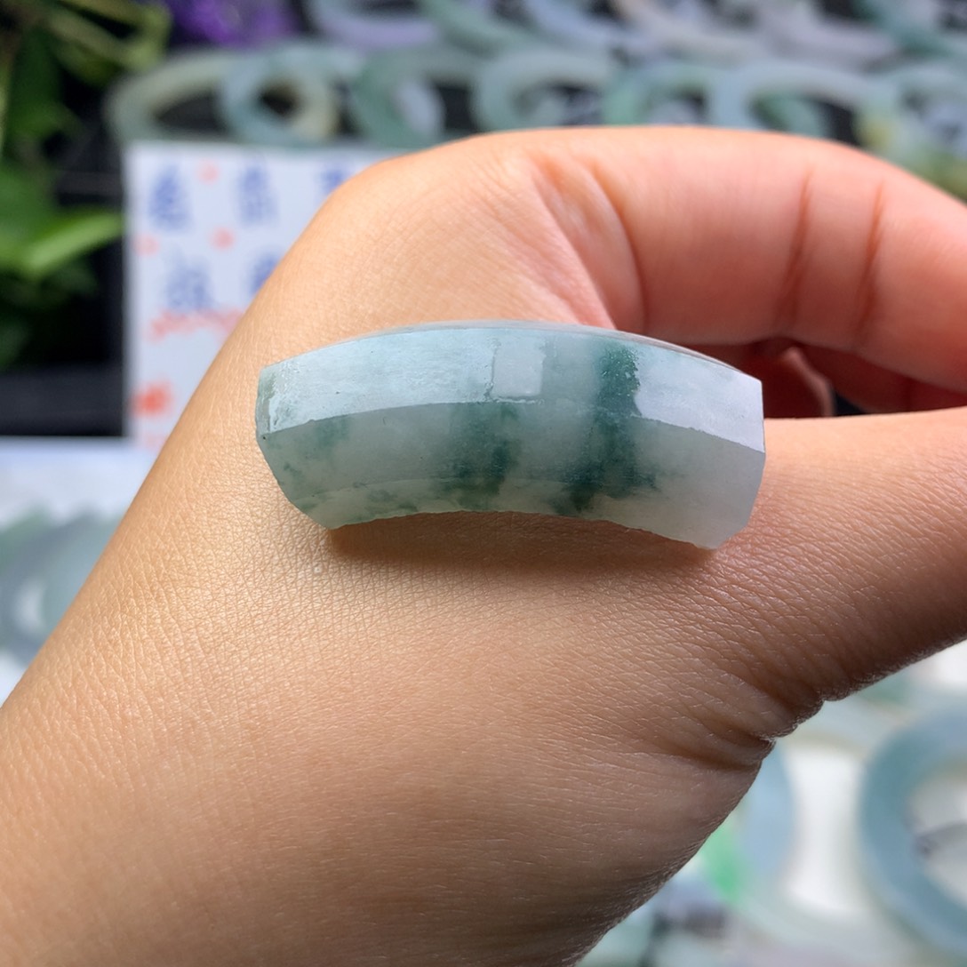 定制翡翠叮当镯未镶嵌手牌 