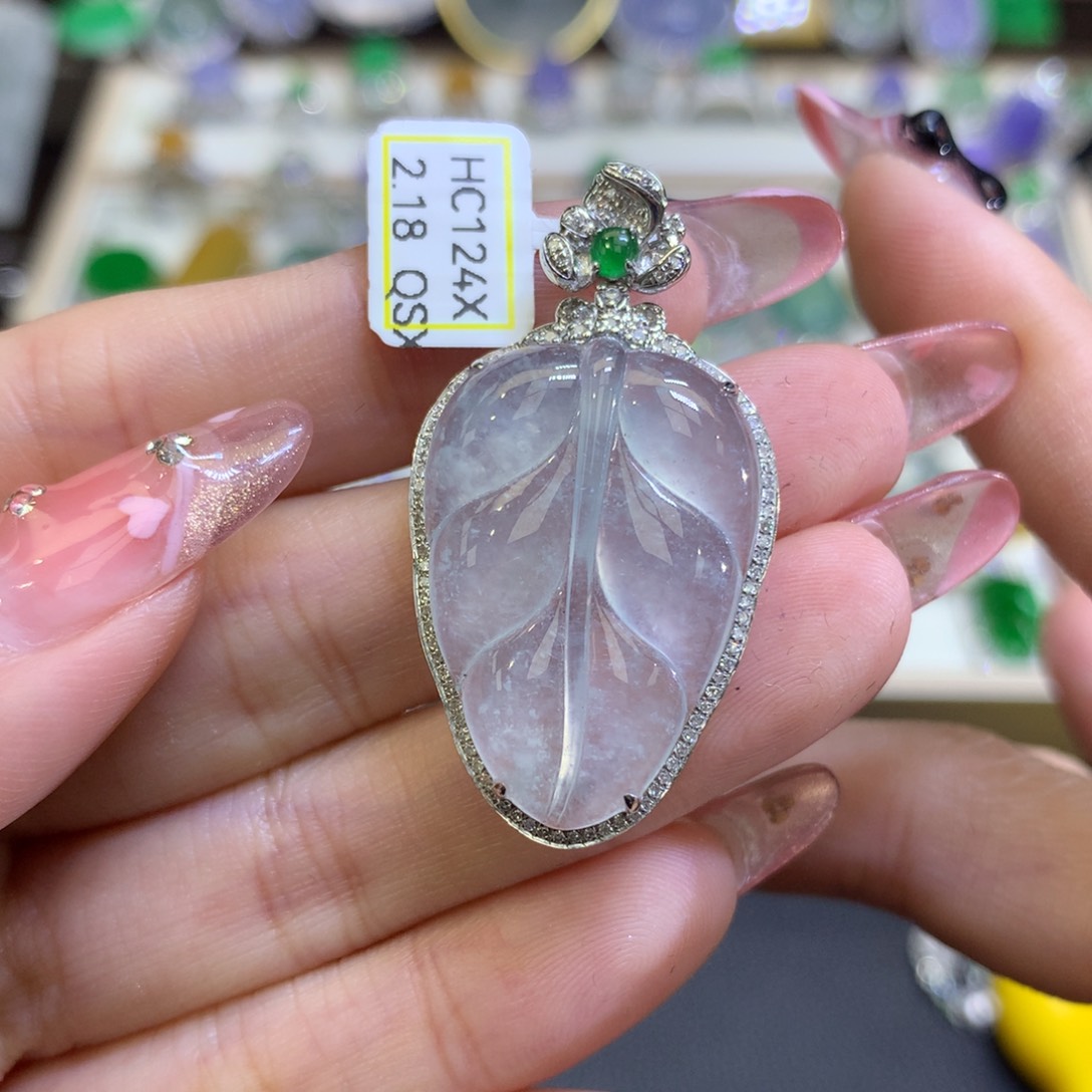 翡翠颈饰18K金镶嵌翡翠