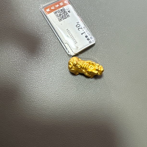 周大生足金貔貅吊坠