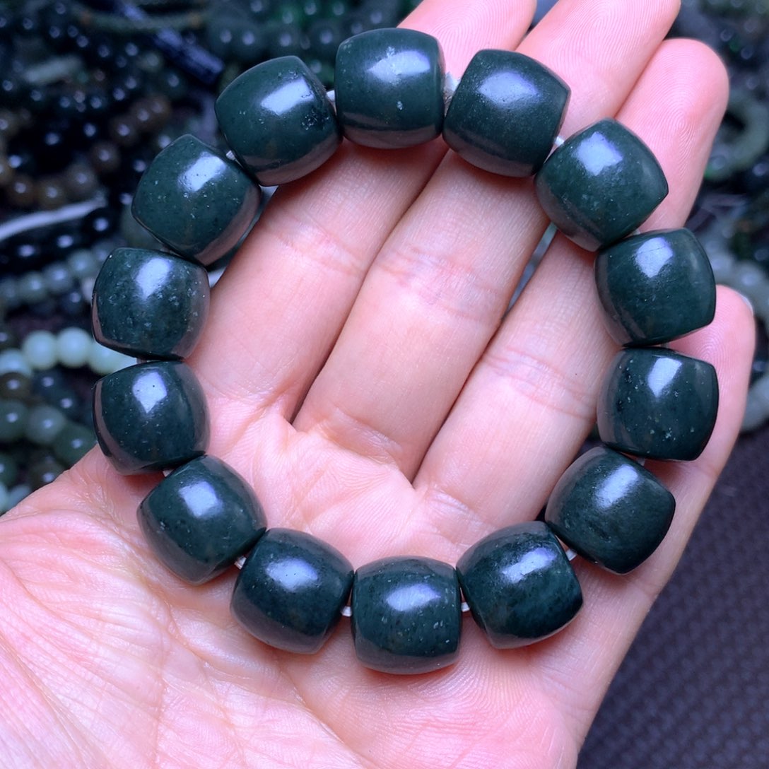 和田玉未镶嵌手串