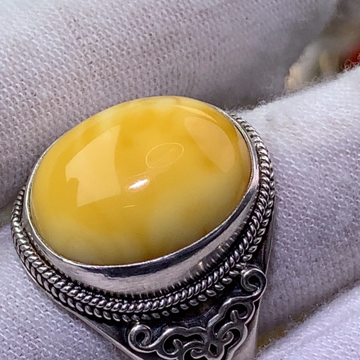 蜜蜡足银镶嵌戒指