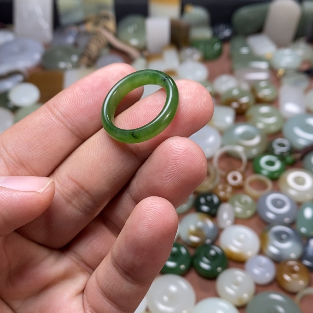 和田玉吊坠(不含链)未镶嵌半*侠