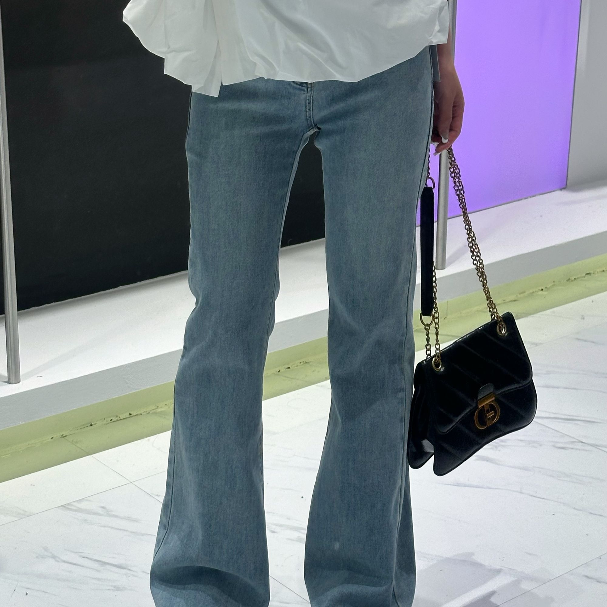 【YI家服饰】2025牛仔裤春季筒裤高腰开叉直筒时尚喇叭裤8990