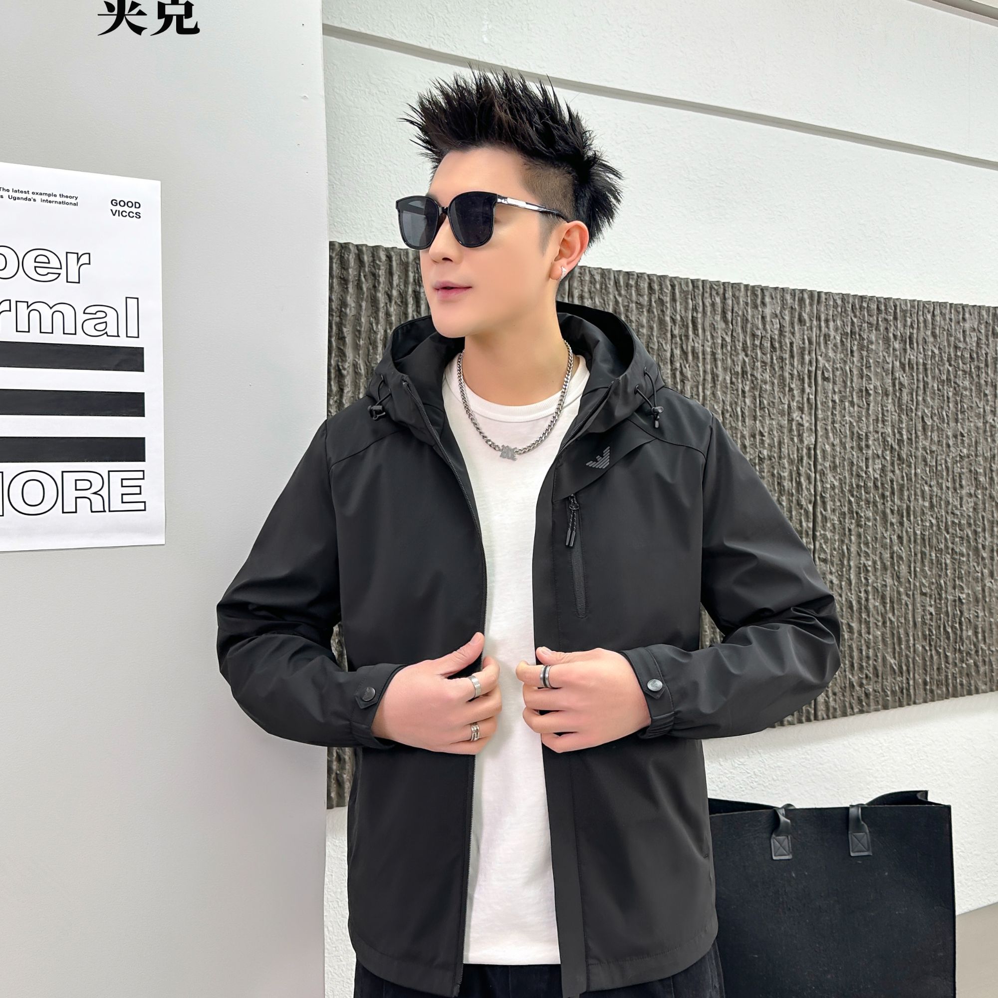 89009春款帽版夹克