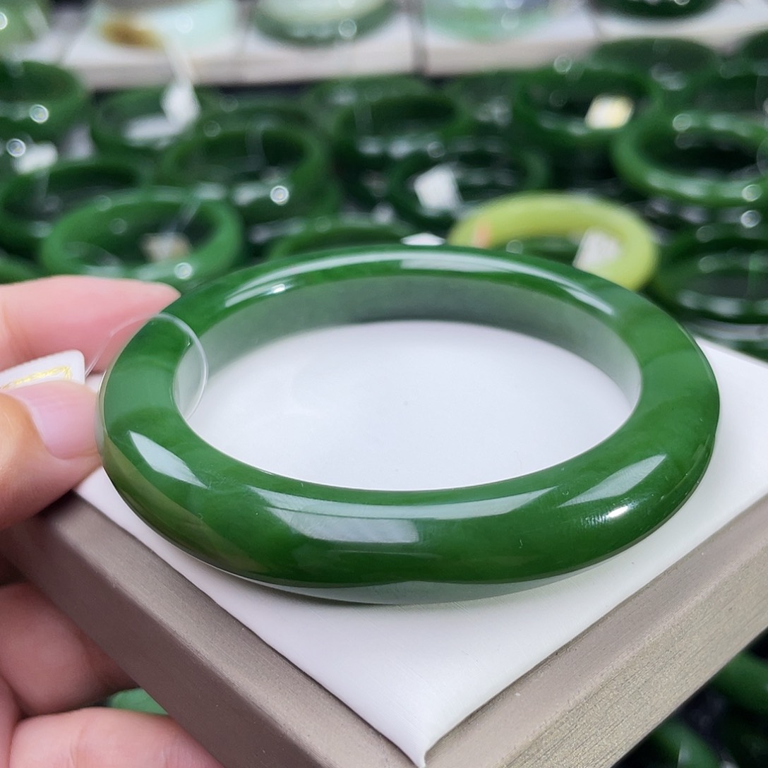 和田玉（碧玉）手镯未镶嵌