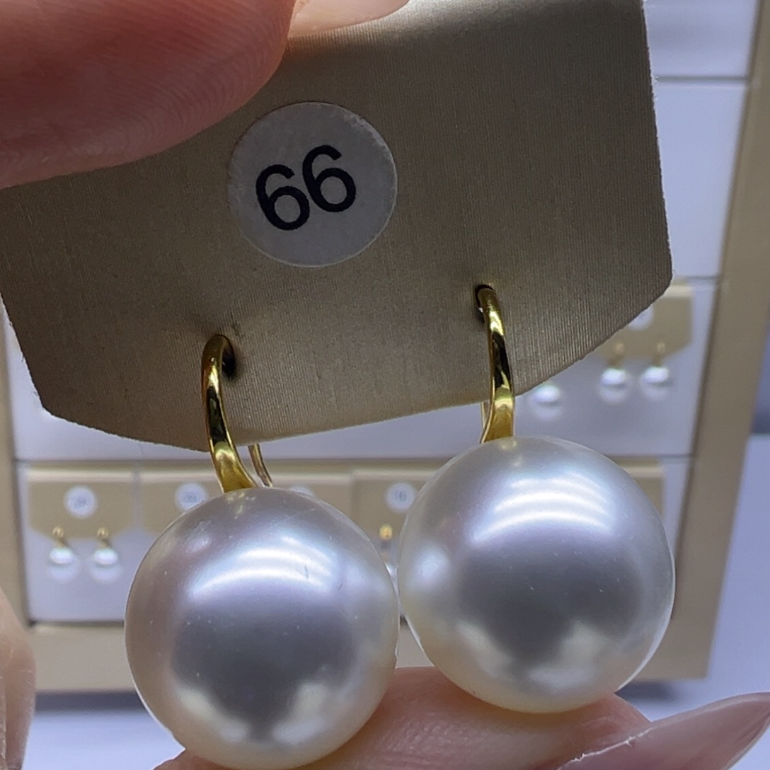 18K金镶嵌淡水珍珠耳饰