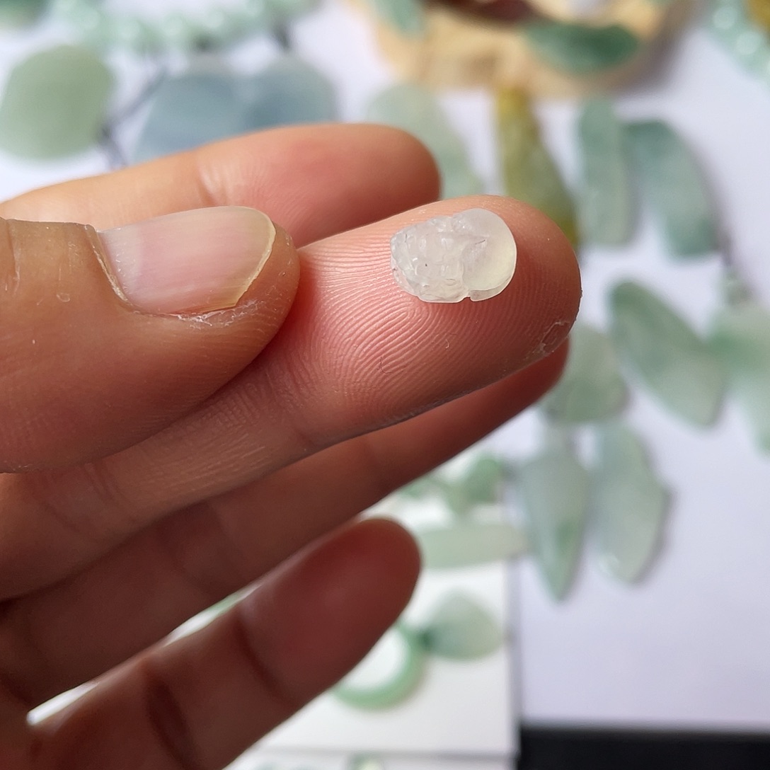 定制翡翠未镶嵌貔貅