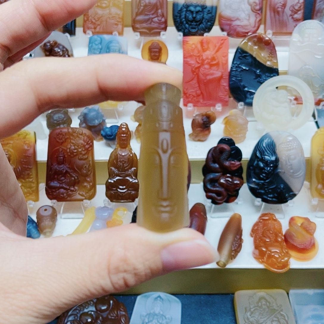 玛瑙/玉髓颈饰未镶嵌路*