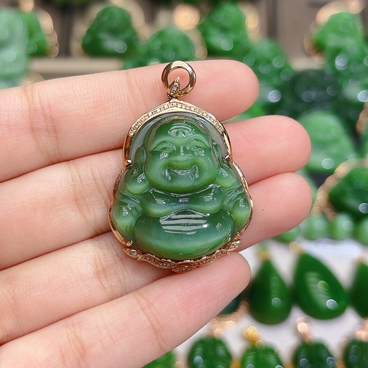 和田玉（碧玉）颈饰18K金镶嵌一线天粉青猫眼佛公吊坠