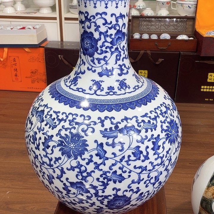 摆件全**石青花缠枝莲尚瓶