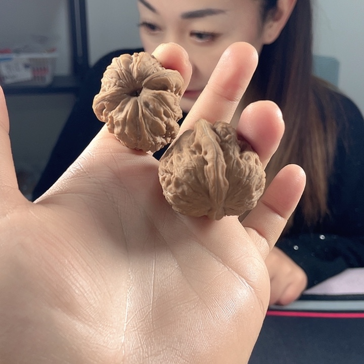 沈***赫吊坠文玩核桃元宝