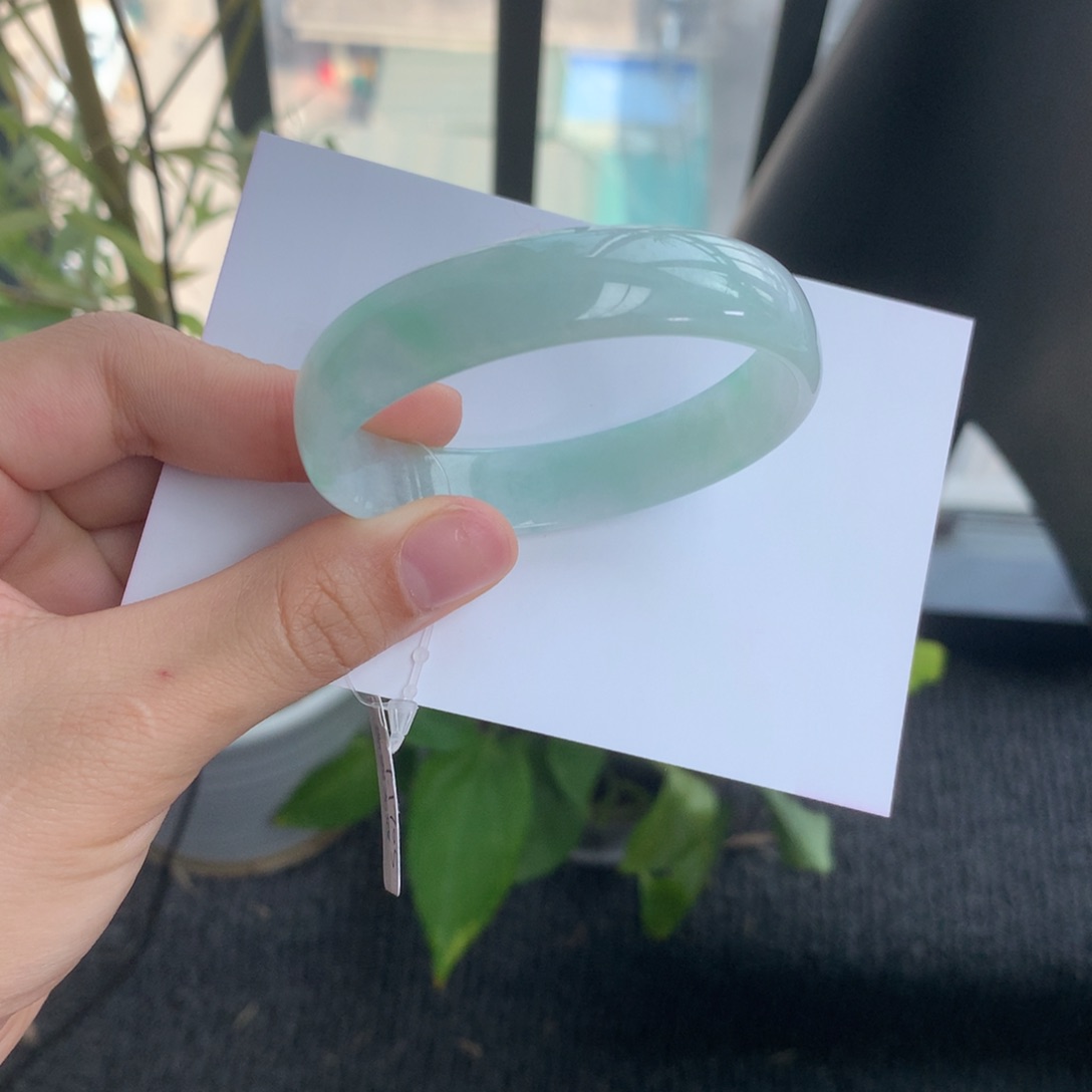翡翠手镯未镶嵌公主