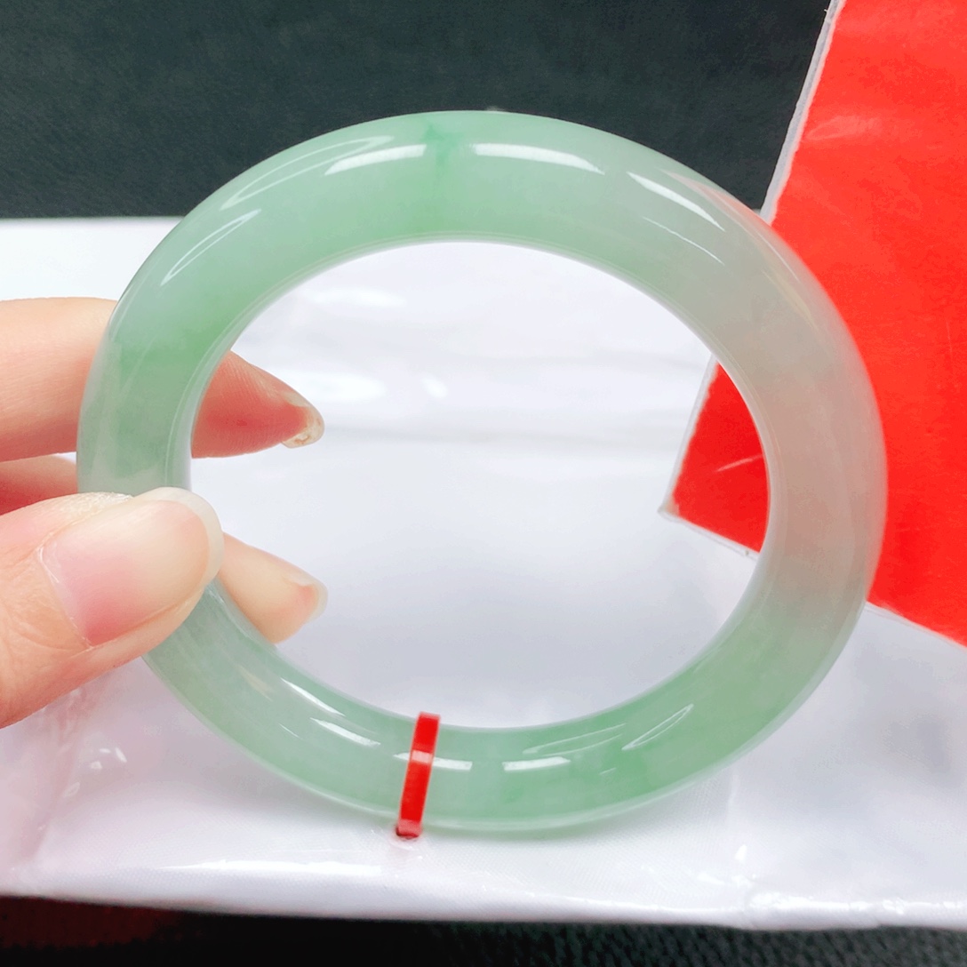 翡翠未镶嵌手镯56圈