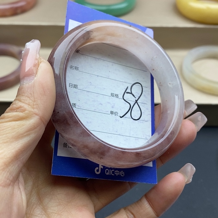 石英质玉手镯未镶嵌