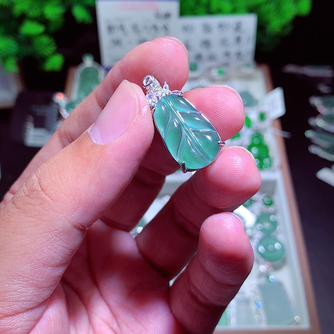 颈饰未镶嵌翡翠翡翠