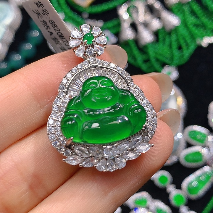 翡翠颈饰未镶嵌翡翠