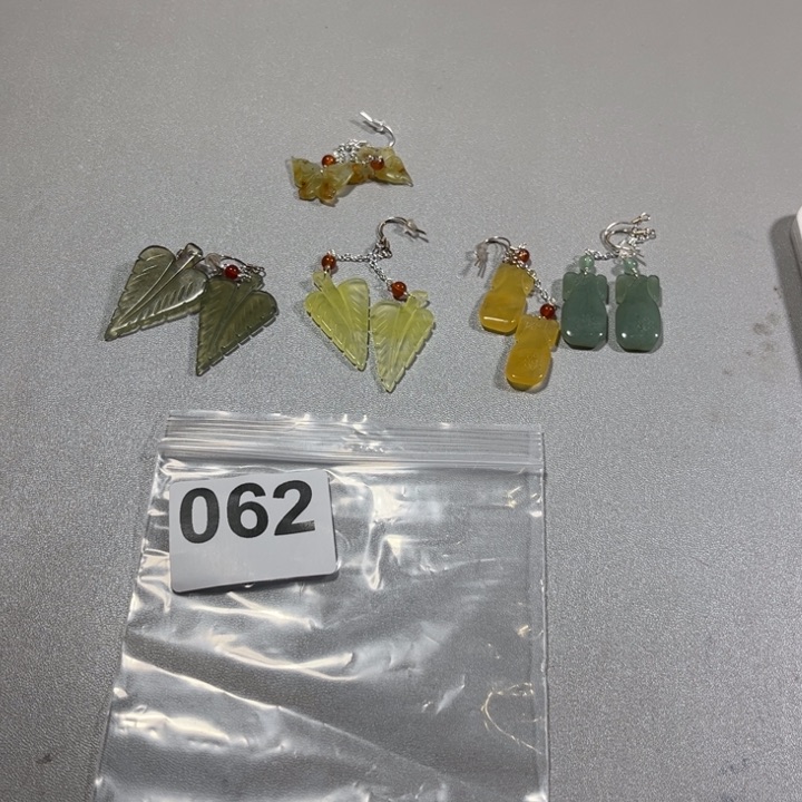 蛇纹石玉耳饰未镶嵌?***?