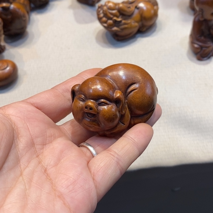 木黄杨木福猪手把件木