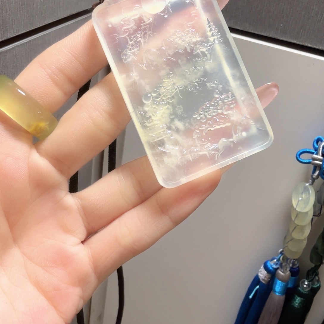 岫玉未镶嵌山水牌