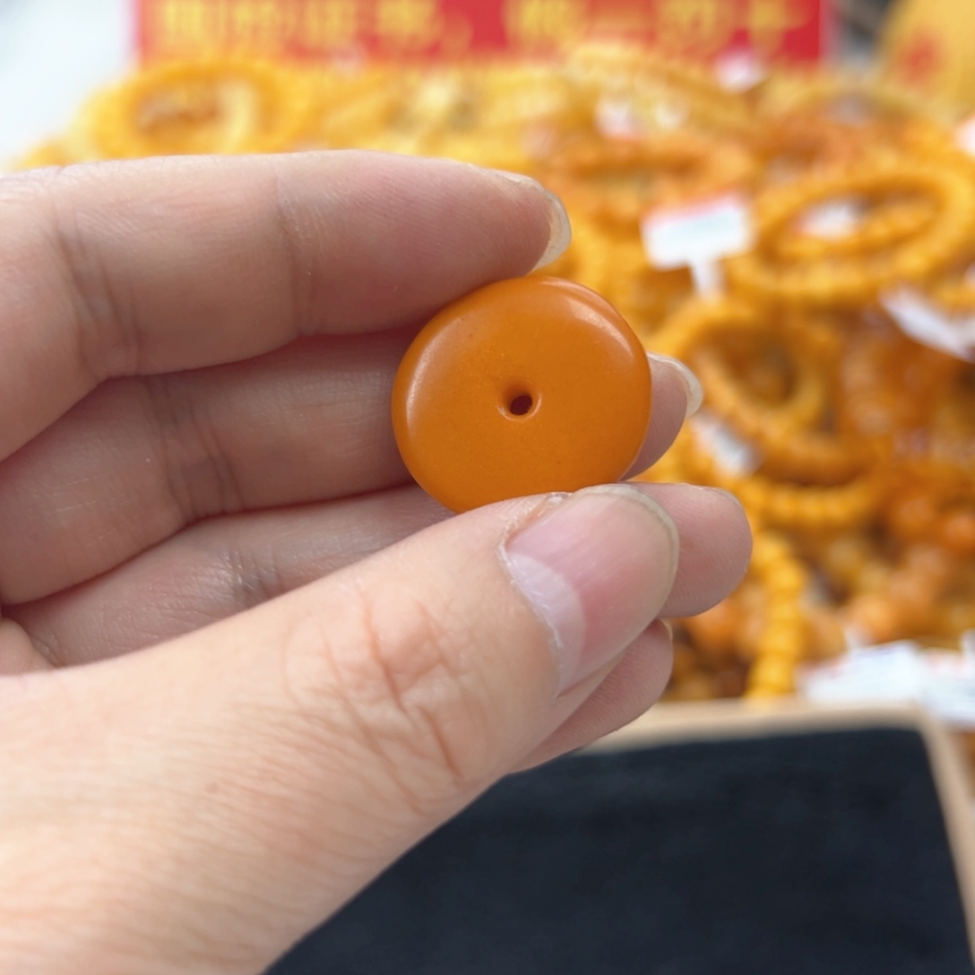 琥珀珠宝奇石未镶嵌