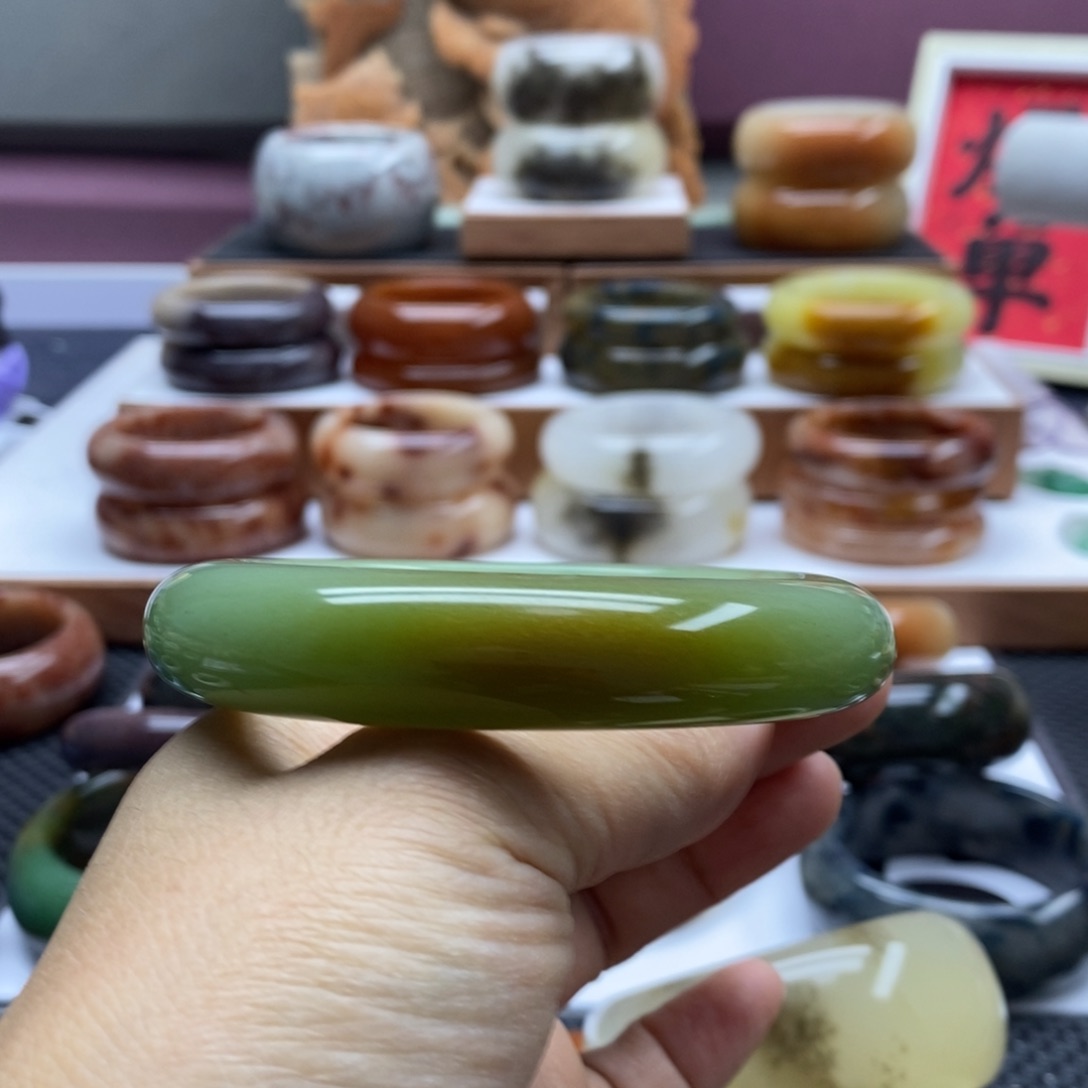 石英质玉手镯未镶嵌渴*