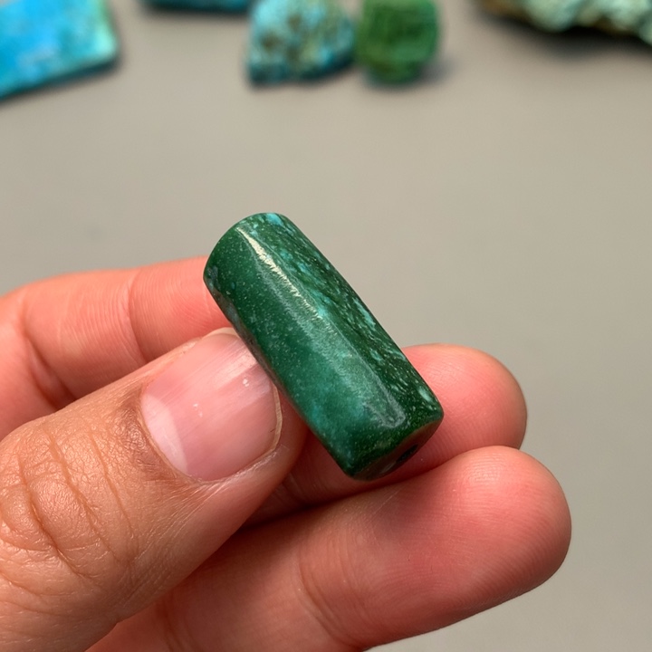 绿松石未镶嵌颈饰