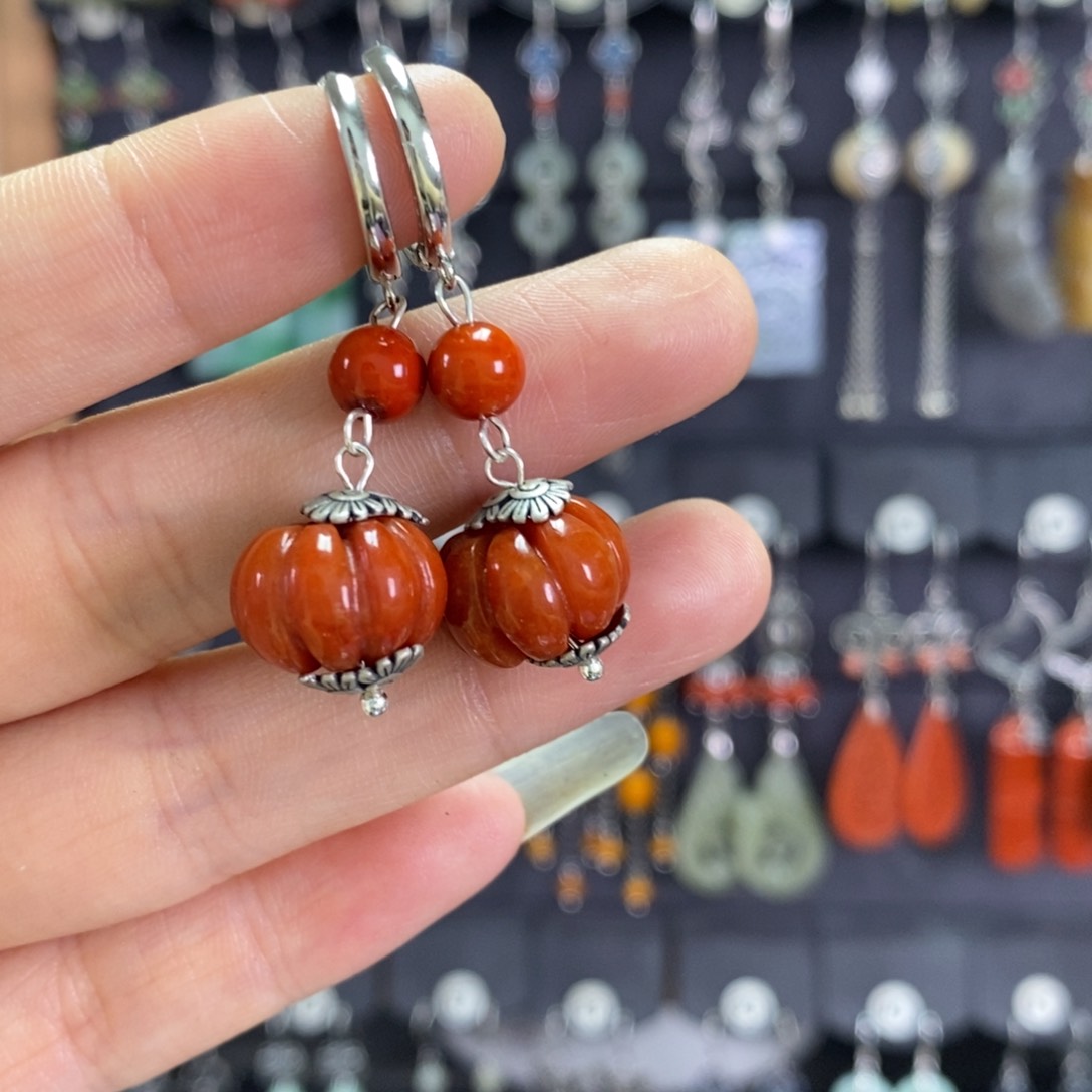 翡翠耳饰银S925镶嵌烧红翡耳坠