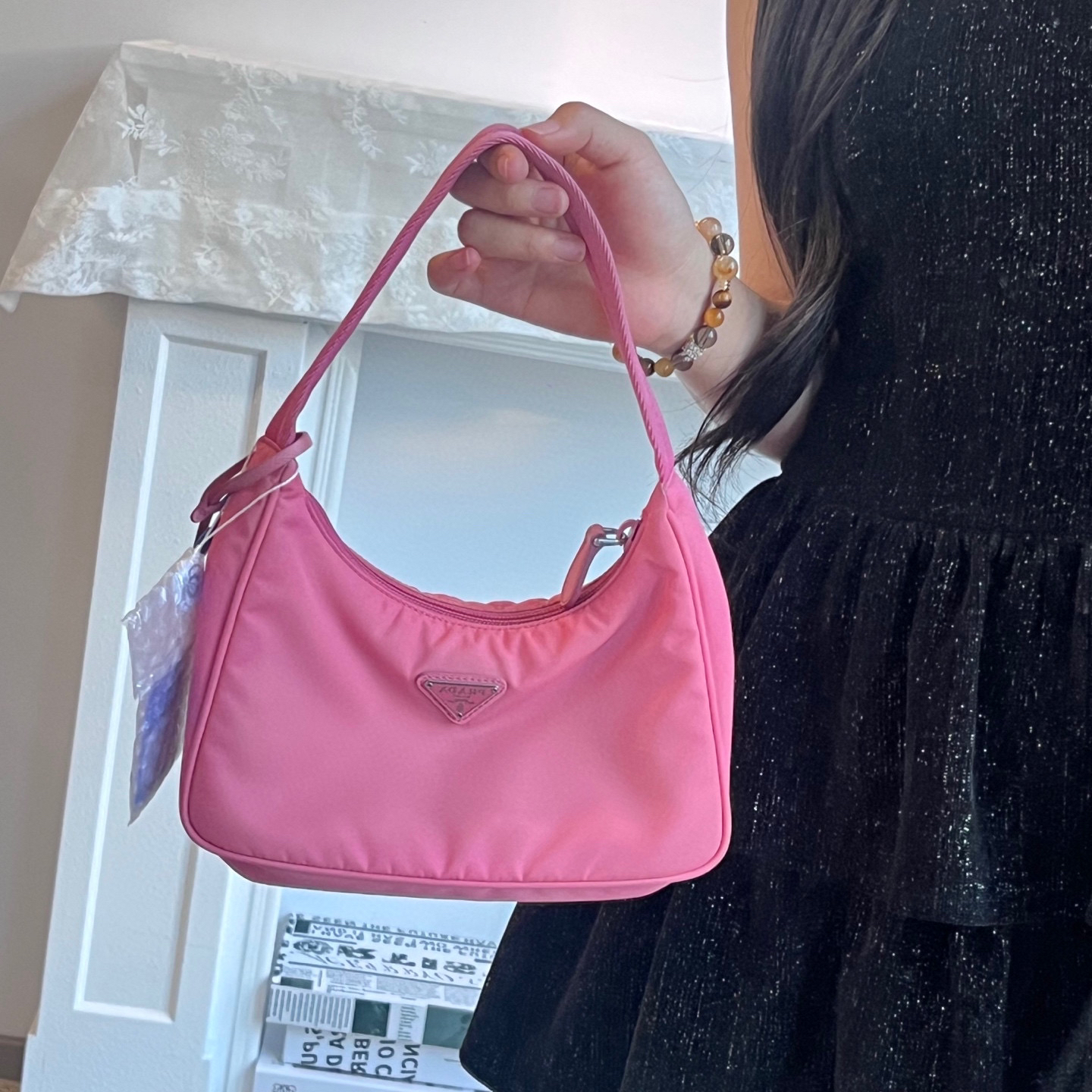 95新 Prada/普拉达 prada海棠粉hobo手拎包