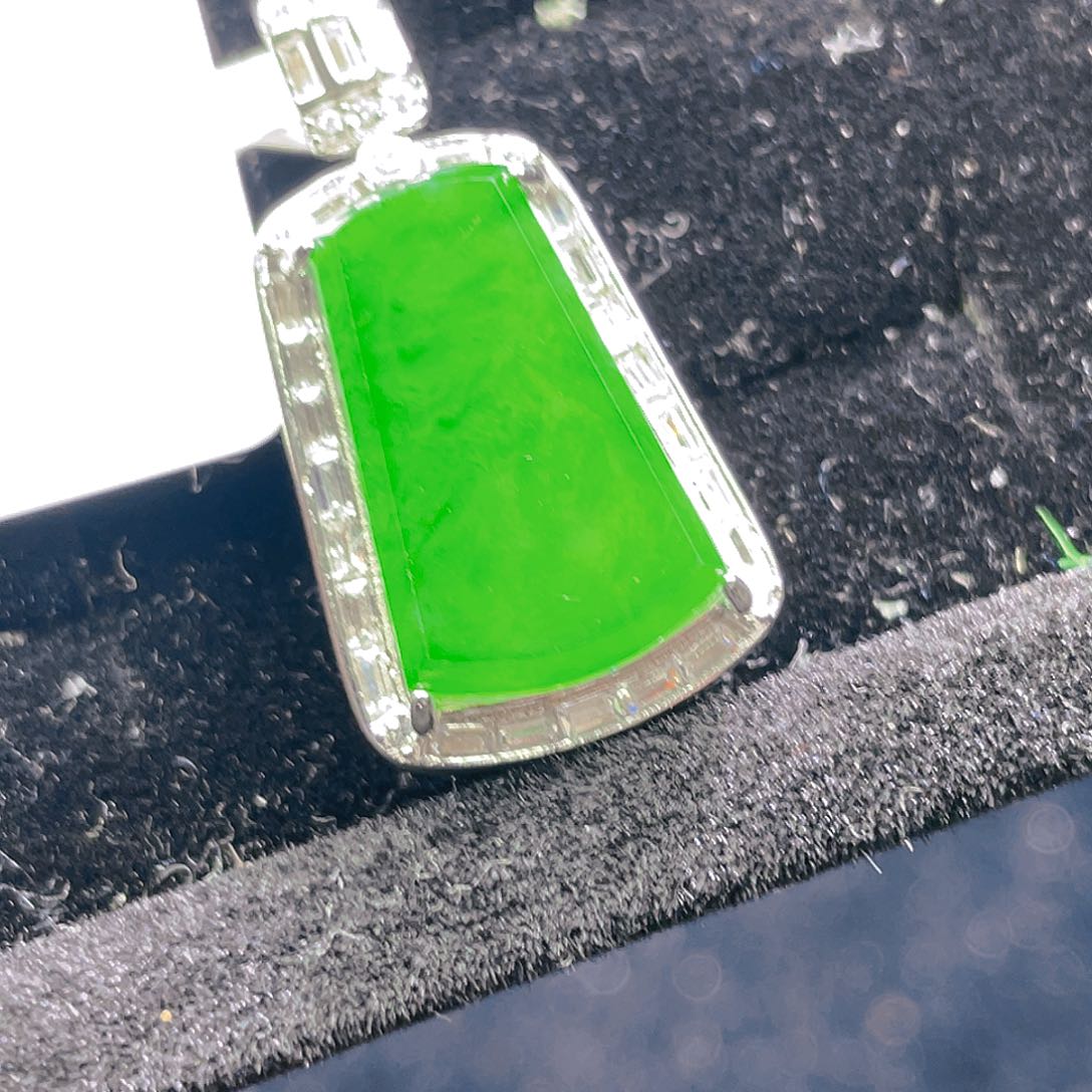 翡翠颈饰未镶嵌25，