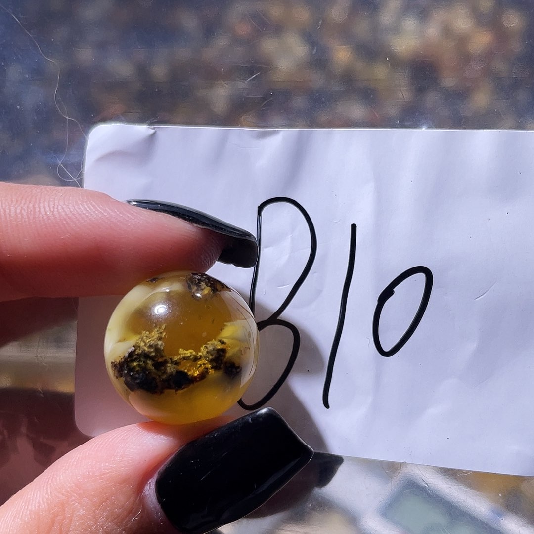 未镶嵌琥珀裸石17.4福利