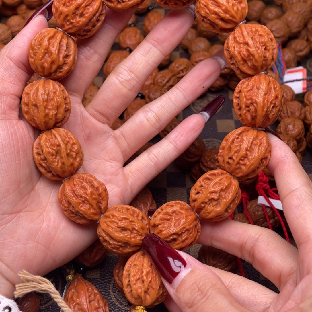 文玩核桃吊坠枣粗筋八棱