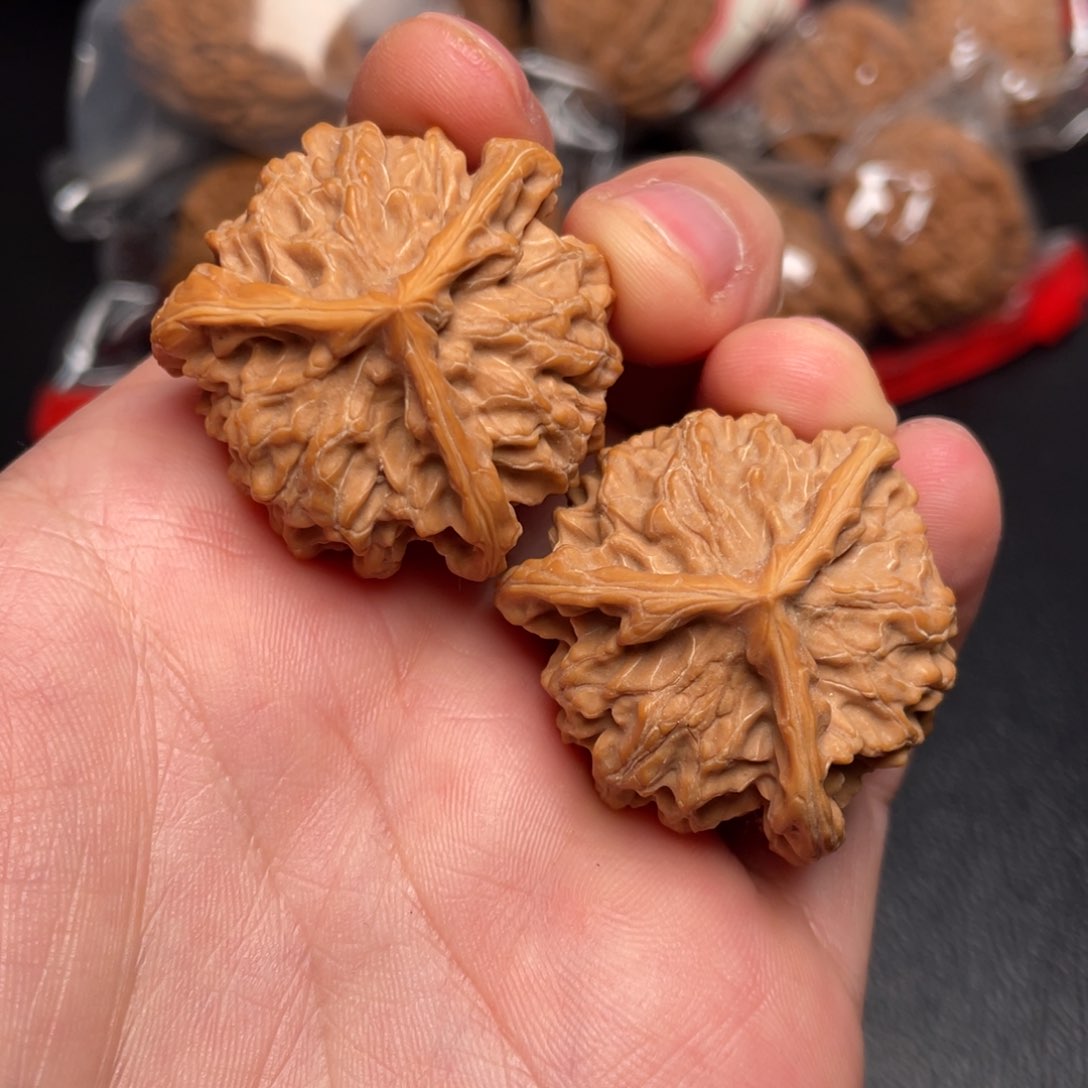 文玩核桃把件三棱37尺正奔