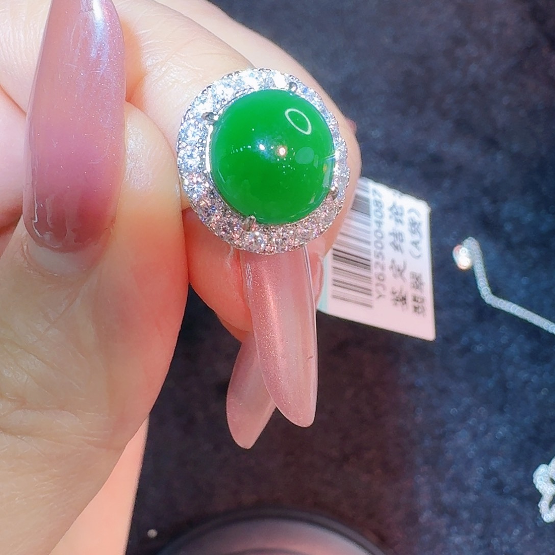 翡翠颈饰未镶嵌天然翡翠A戒指