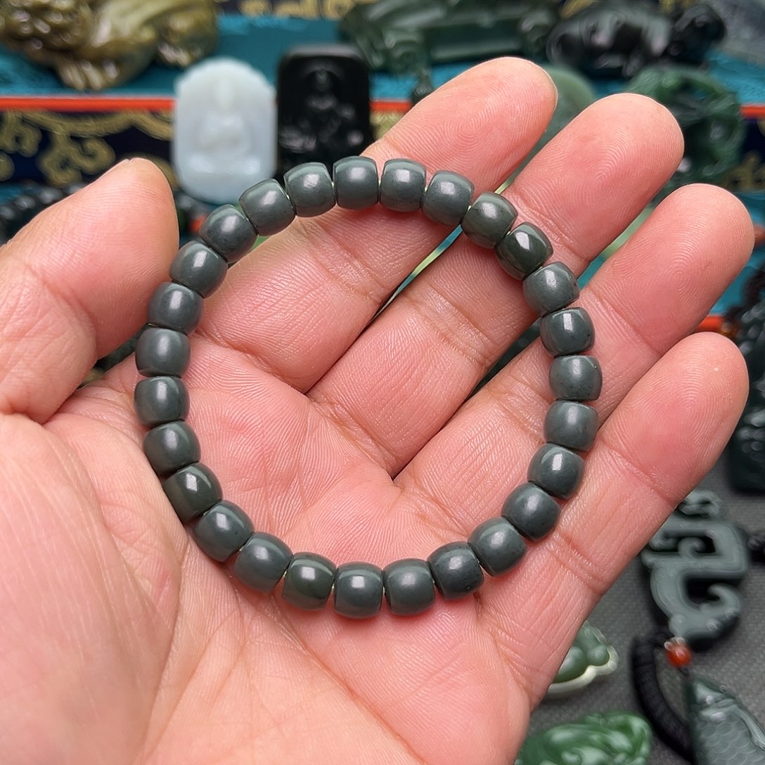 和田玉颈饰未镶嵌