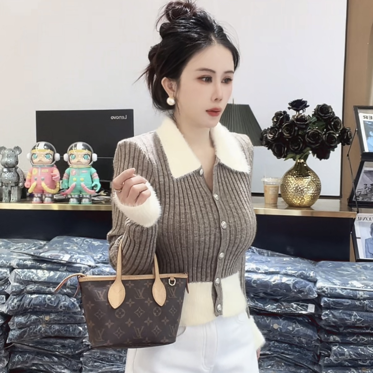 大婷子-订制开衫款水貂毛领拼接针织开衫（8-1622-6）