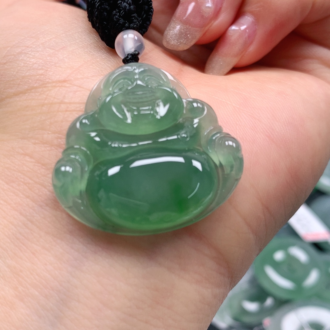 翡翠颈饰未镶嵌天然翡翠