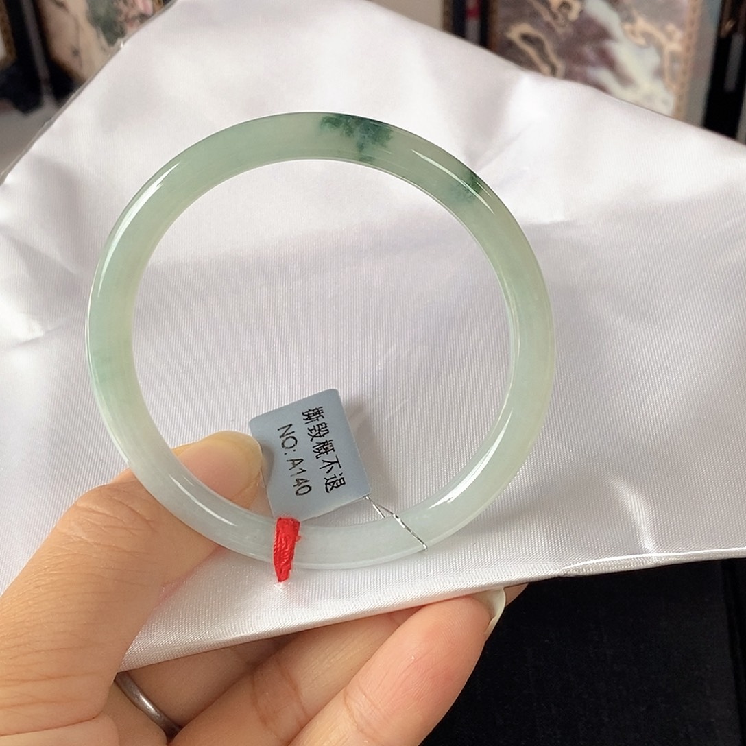 翡翠未镶嵌手镯52.4