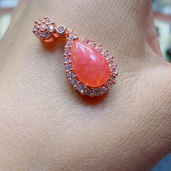 未镶嵌颈饰水晶水晶