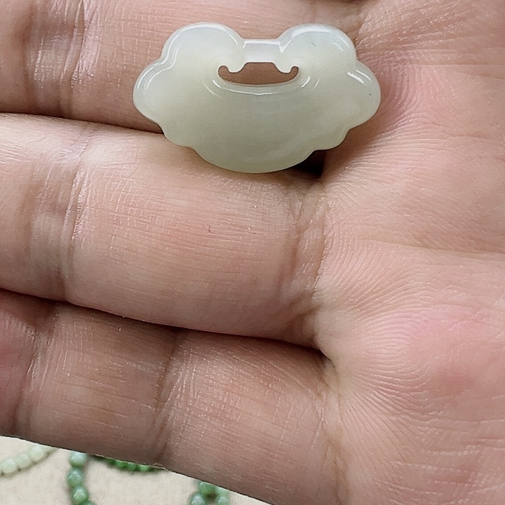 透闪石质玉小锁未镶嵌